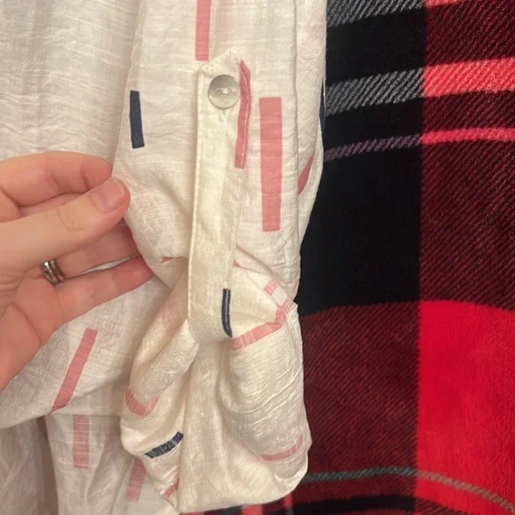 COPY - Button down blouse - Picture 3 of 5